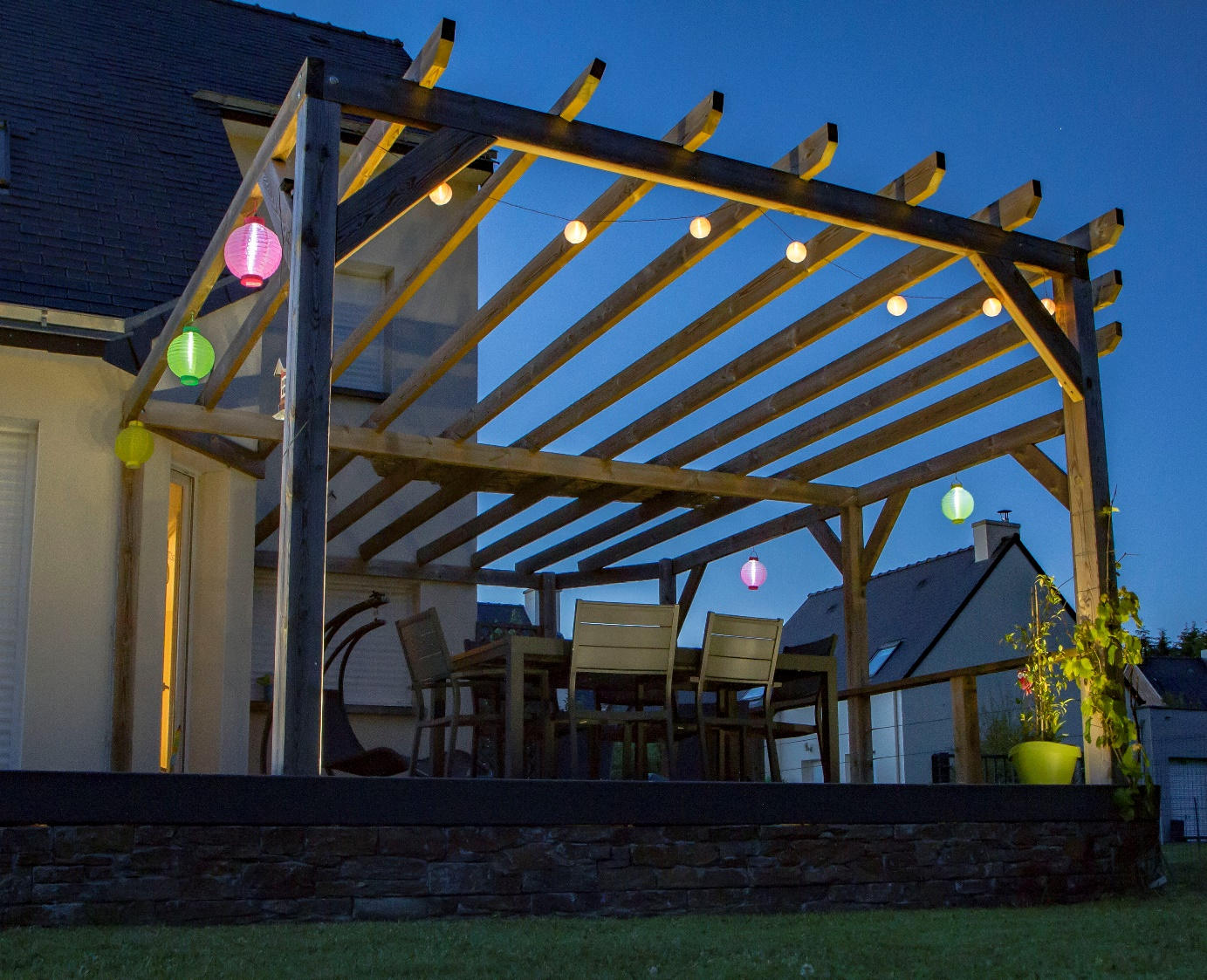 pergola en bois lampion guirlande - Bois Expo