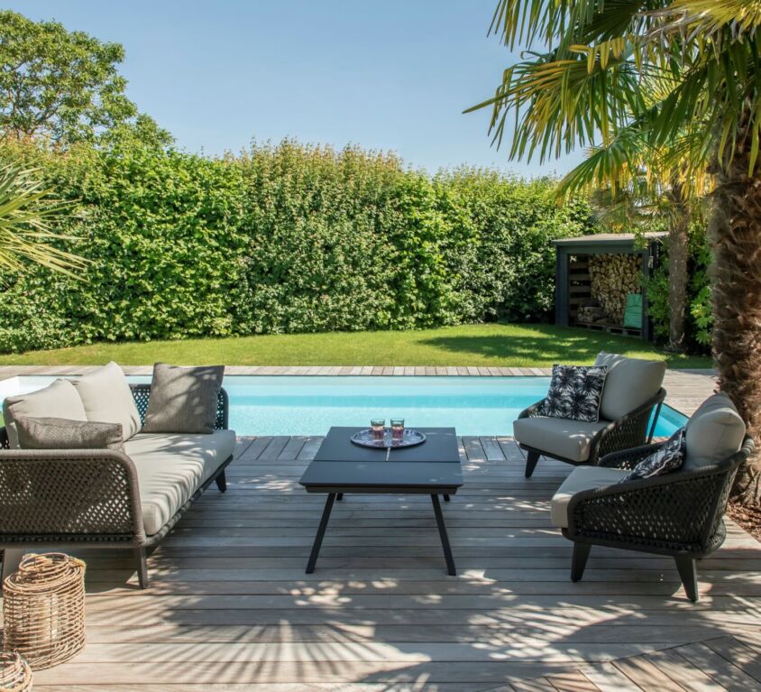 terrasse bois avec piscine