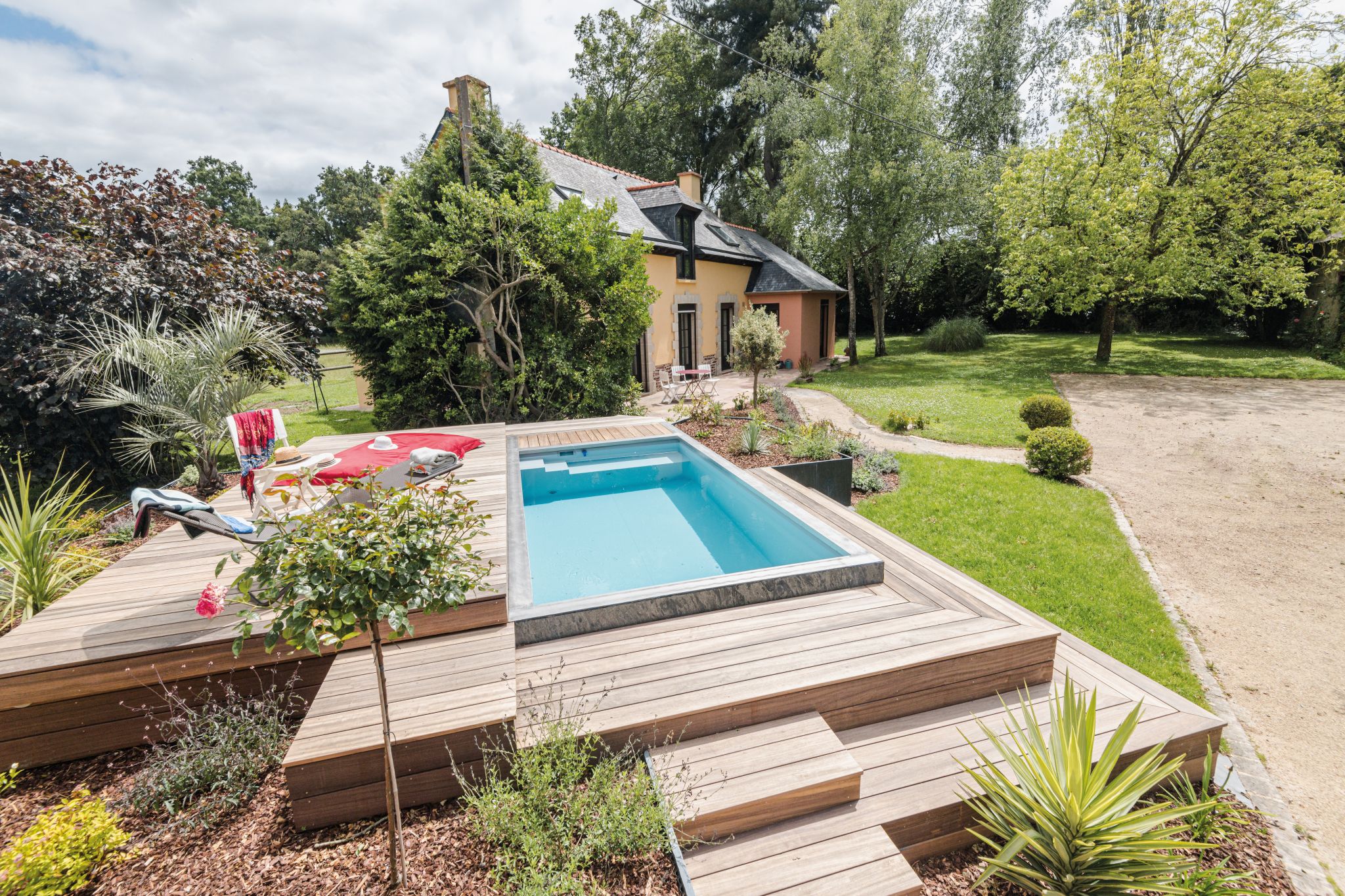 realisation terrasse bois padouk piscine