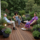 Trois personnes sur terrasse entourée de plantes vertes.