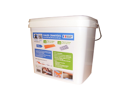 Cales crantées – Accessoires terrasse bois