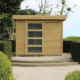 Abri de jardin en bois moderne sur terrasse