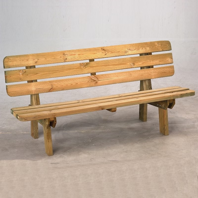 Banc en bois sur fond gris