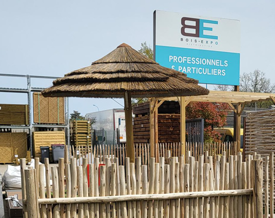 Chalet en bois exposé chez Bois Expo.